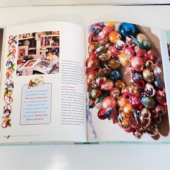 Vintage 2001 Mary Engelbreit Let The Merrymaking Begin Christmas Book Volume 1 - Picture 9 of 13